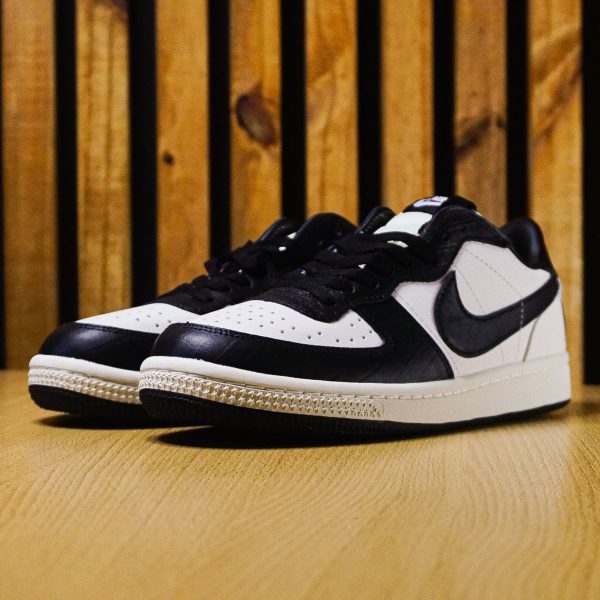 Nike Dunk Low Retro